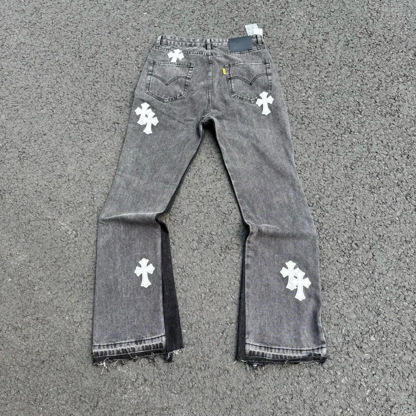 #8160 P260💰 Independent GALLERY DEPT. Vintage spliced black and gray snowflake pattern cross loose washed flared jeans - truly restore the ultimate texture of Vintage - original hardware accessories washed and other elevators, QR code analysis are all purchased from the original factory, high degree of restoration, you are welcome to compare with a certain product ~ - three-dimensional version Loose and comfortable, not picky about the figure, taller and slimmer, factory Seiko, original factory quality control, same style for men and women, can be matched with couples, versatile recommendation Essential jeans for all seasons - sizes: 28 30 32 34 36